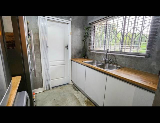 4 BEDROOM HOUSE FOR SALE IN VAALPARK